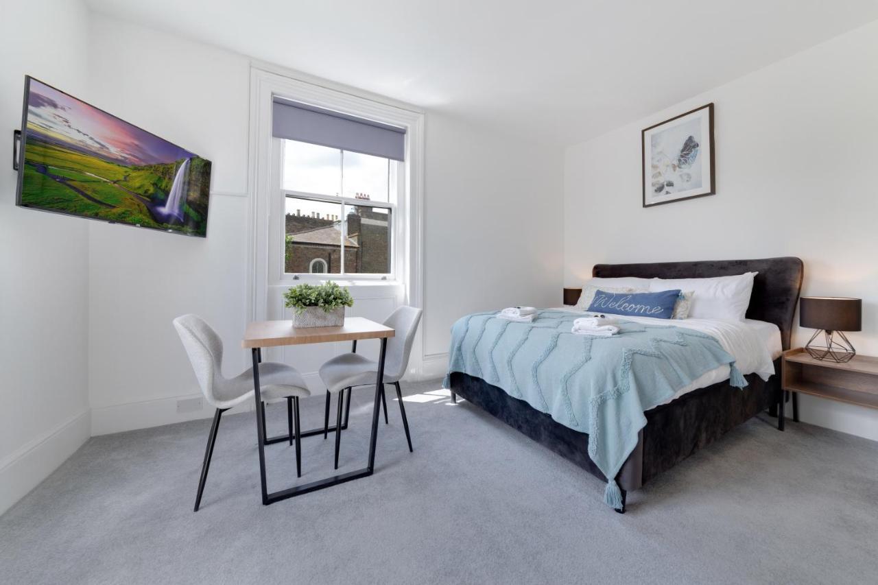 Suites By Rehoboth - M'Nuchah - Camden Road London Exterior photo